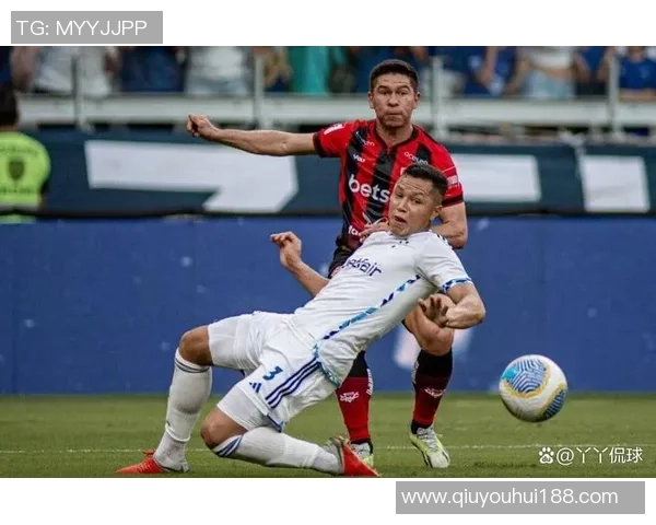 克鲁塞罗中卫布鲁诺入选巴西国家队引发热议上轮联赛刚染红遭争议 克鲁塞罗中卫布鲁诺入选巴西国家队引发热议上轮联赛刚染红遭争议